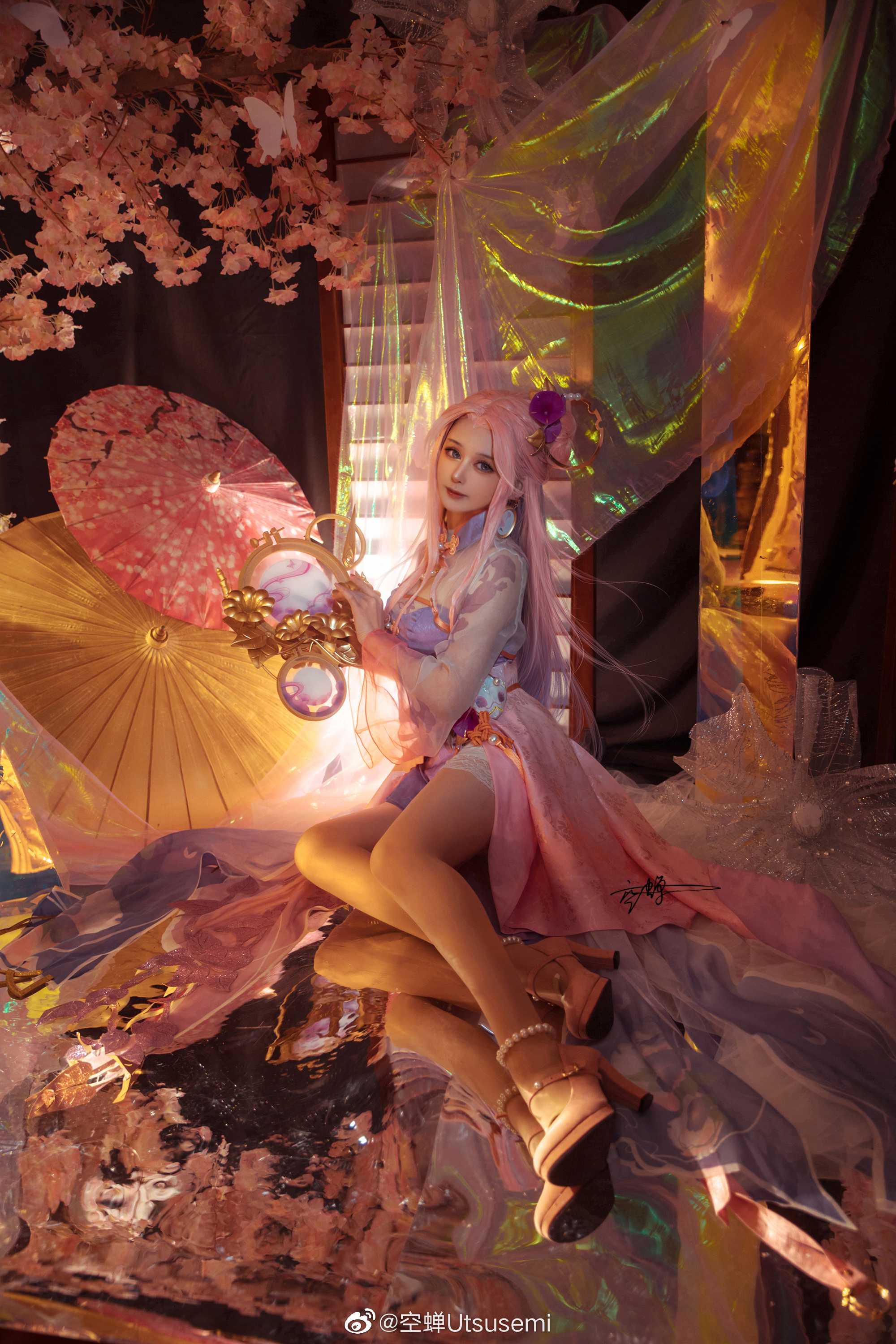 七月初七，夜悬长丝，投针验巧，明月照看