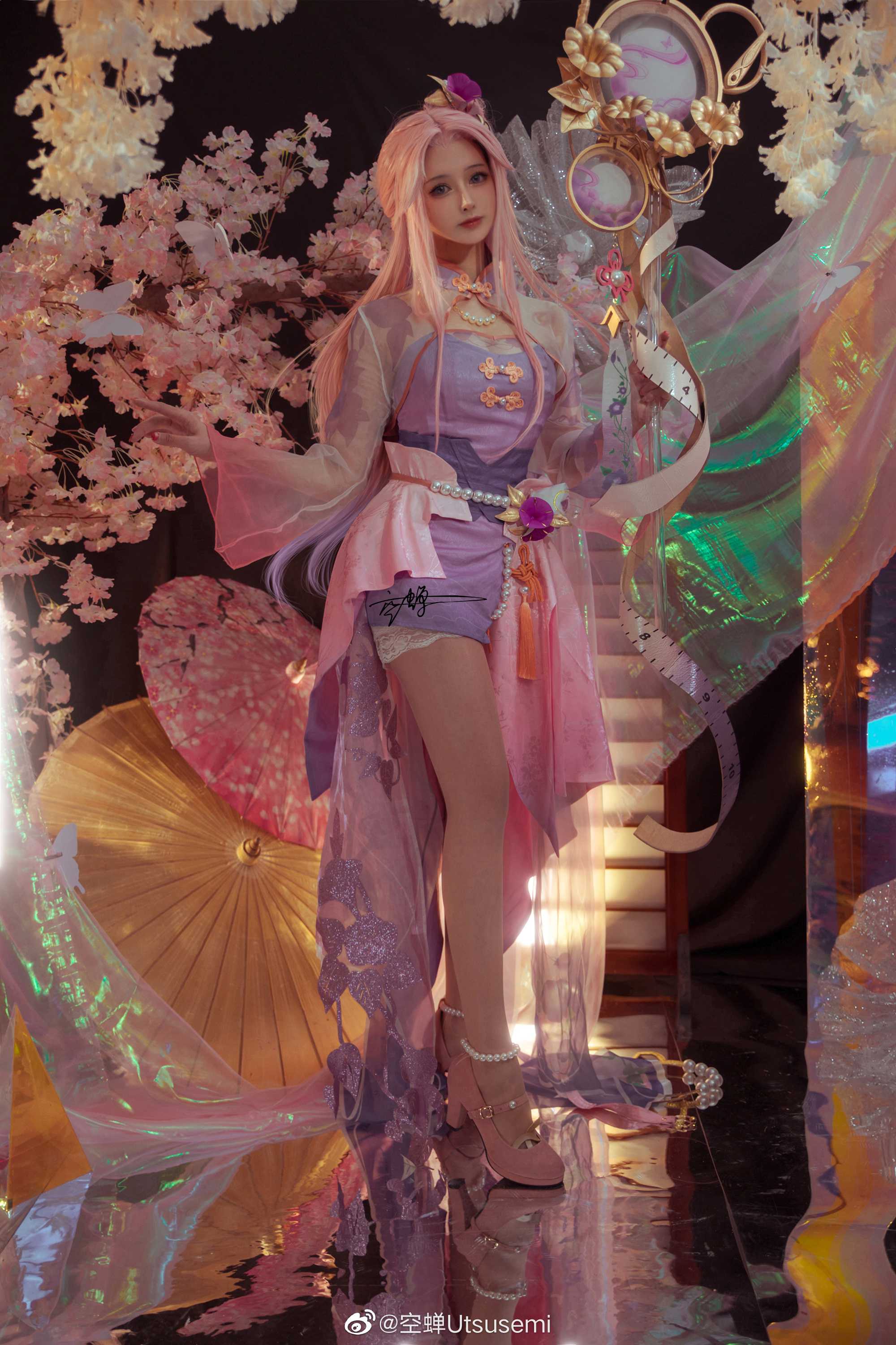 七月初七，夜悬长丝，投针验巧，明月照看