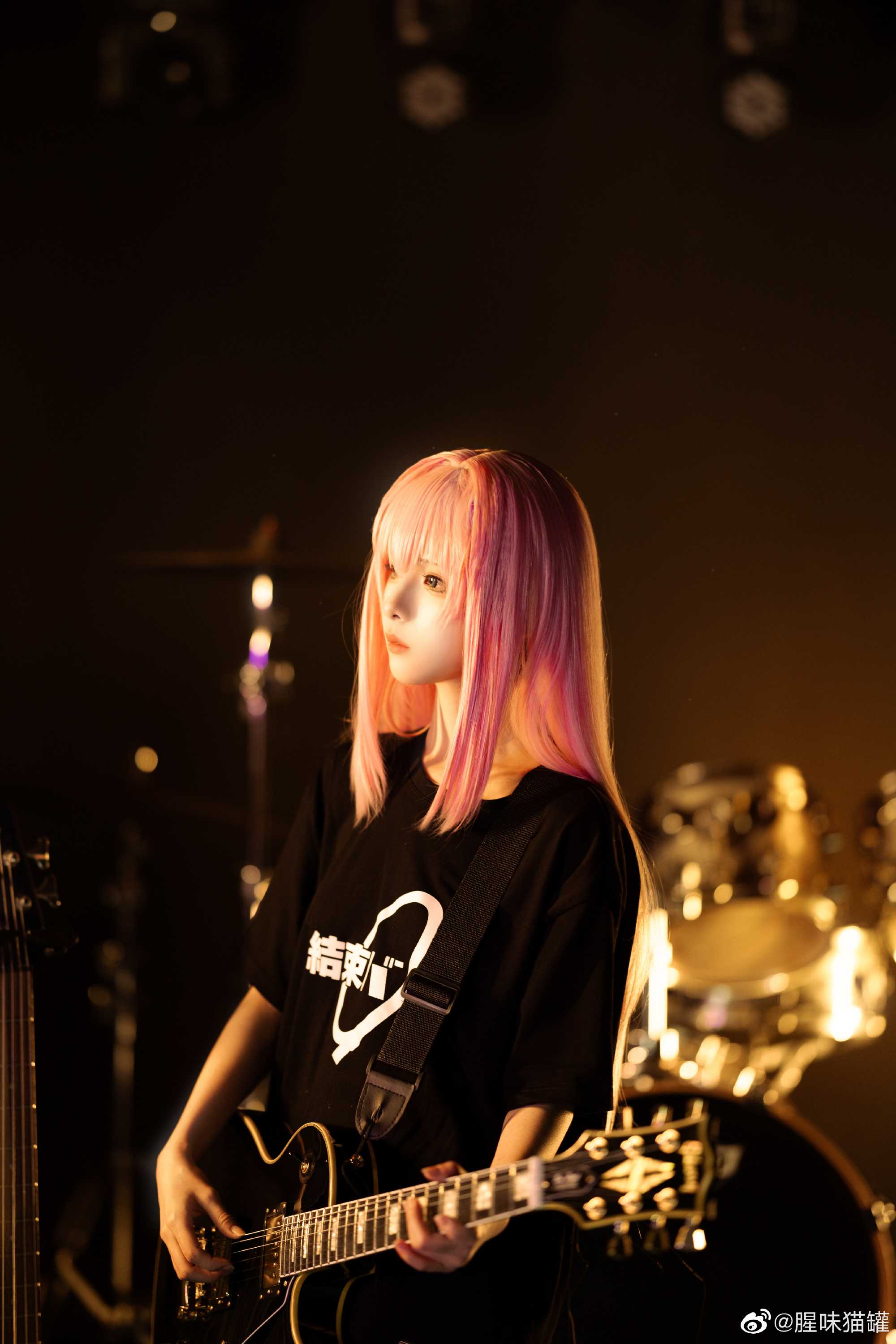 孤独摇滚 乐团相册里的波奇酱