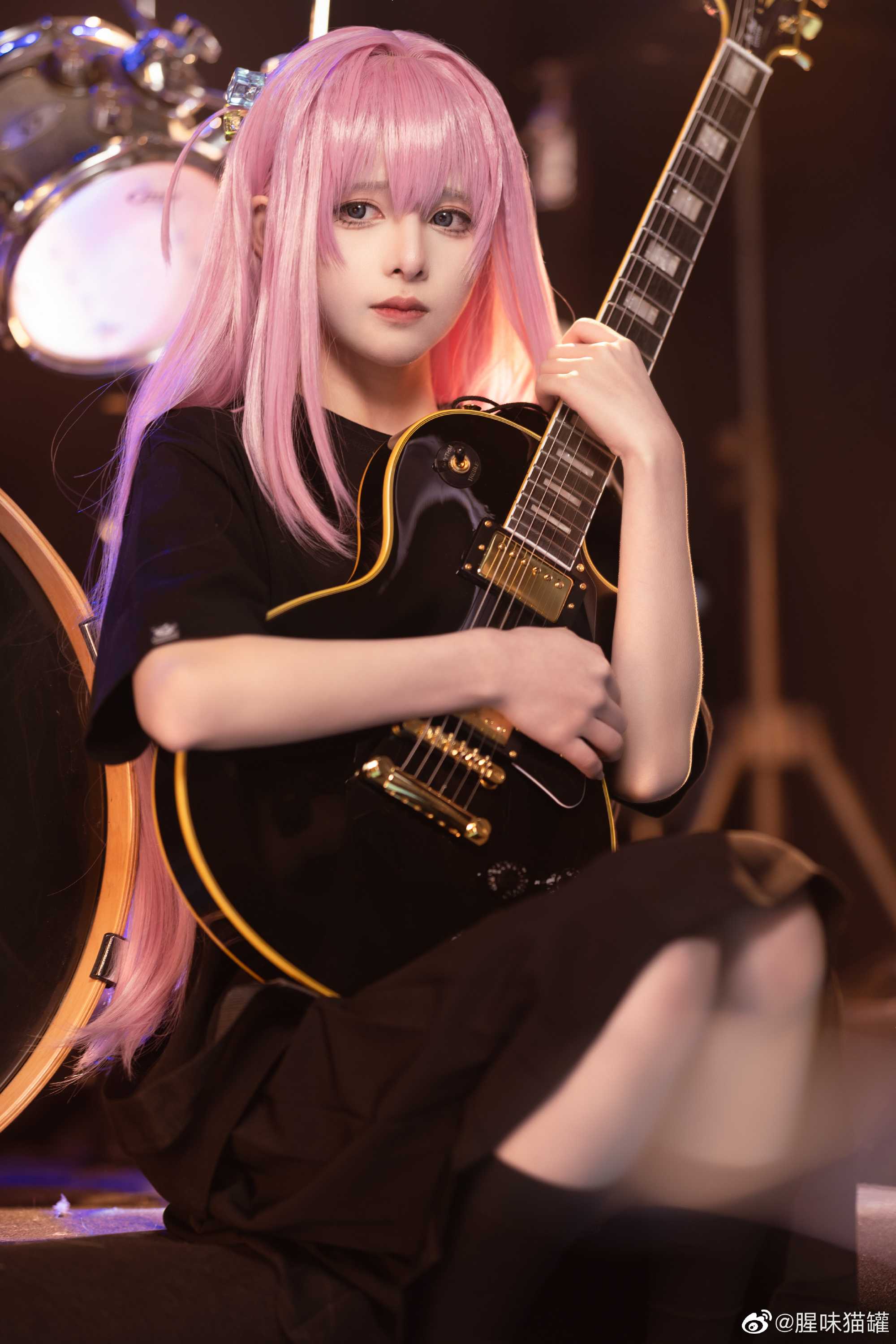 孤独摇滚 乐团相册里的波奇酱