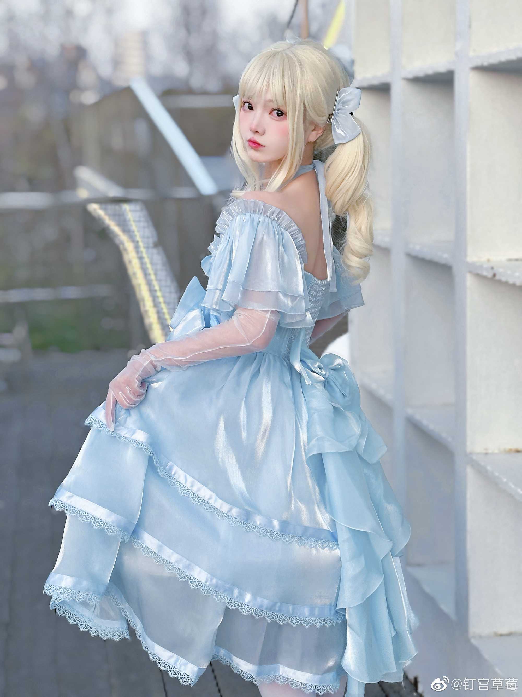 花可以自己去买，海也可以自己去看